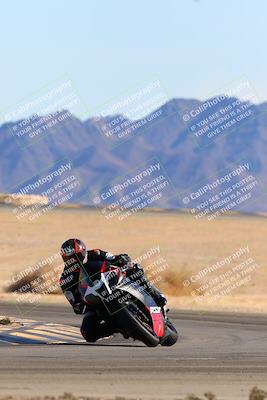 media/Jan-08-2022-SoCal Trackdays (Sat) [[1ec2777125]]/Turn 4 (1145am)/